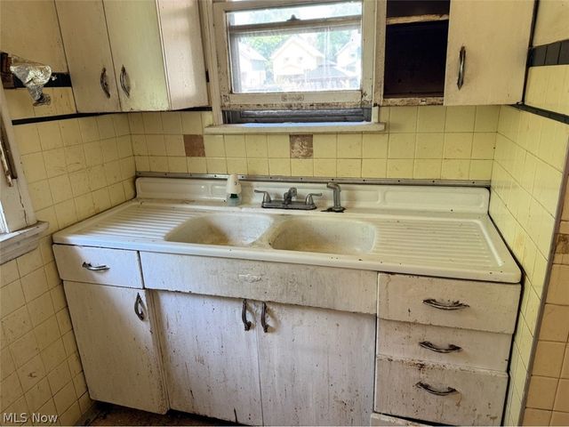 10205 Sandusky Avenue, Cleveland, OH 44105