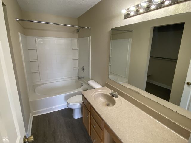 12853 Courage Crossing, Fishers, IN 46037
