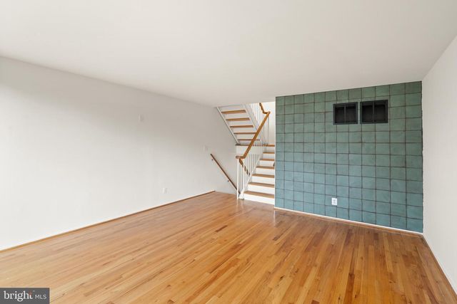 11465 WASHINGTON PLZ W, Reston, VA 20190