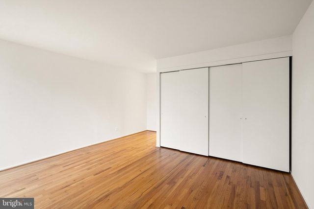 11465 WASHINGTON PLZ W, Reston, VA 20190