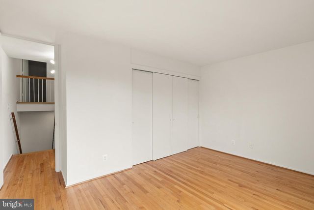 11465 WASHINGTON PLZ W, Reston, VA 20190