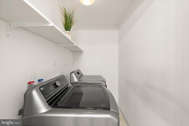 11465 WASHINGTON PLZ W, Reston, VA 20190