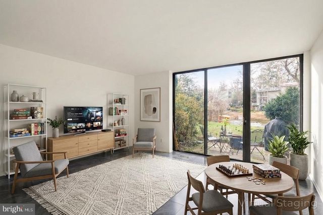 11465 WASHINGTON PLZ W, Reston, VA 20190