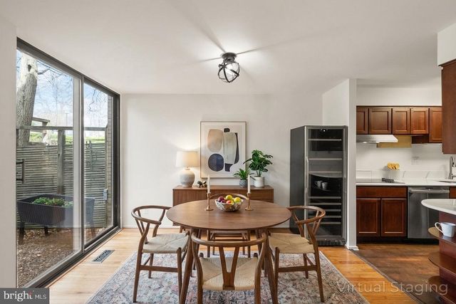 11465 WASHINGTON PLZ W, Reston, VA 20190