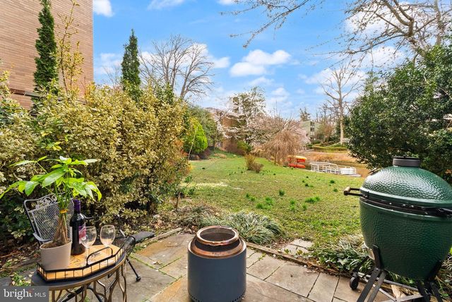 11465 WASHINGTON PLZ W, Reston, VA 20190