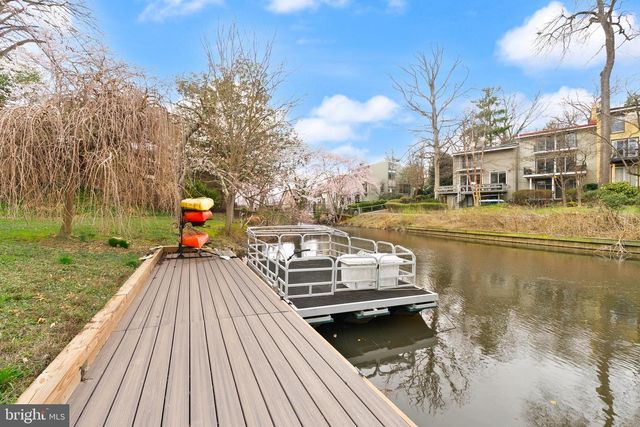 11465 WASHINGTON PLZ W, Reston, VA 20190