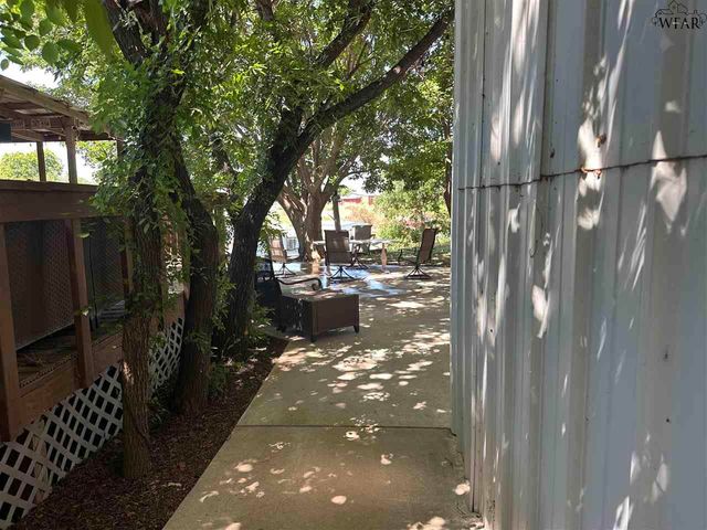 155 E MOONSHINE ROAD, Seymour, TX 76380