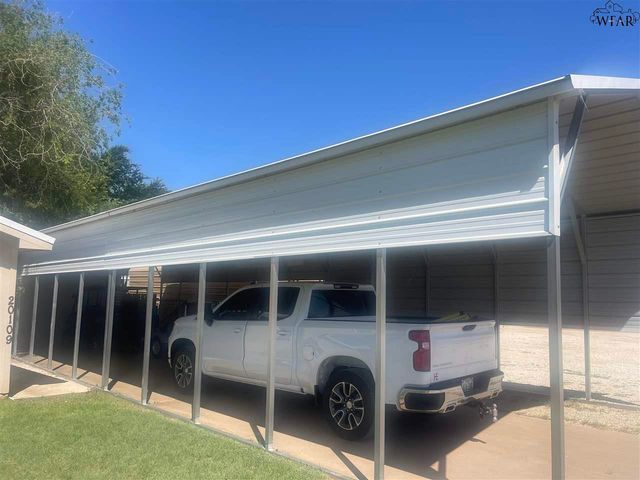 155 E MOONSHINE ROAD, Seymour, TX 76380