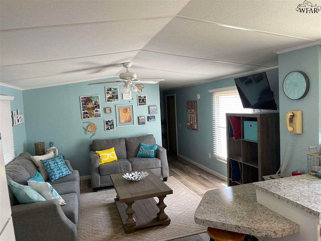 155 E MOONSHINE ROAD, Seymour, TX 76380