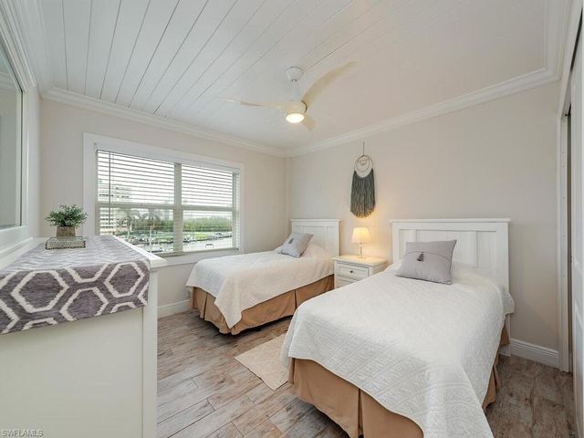 1 Bluebill AVE 412, Naples, FL 34108