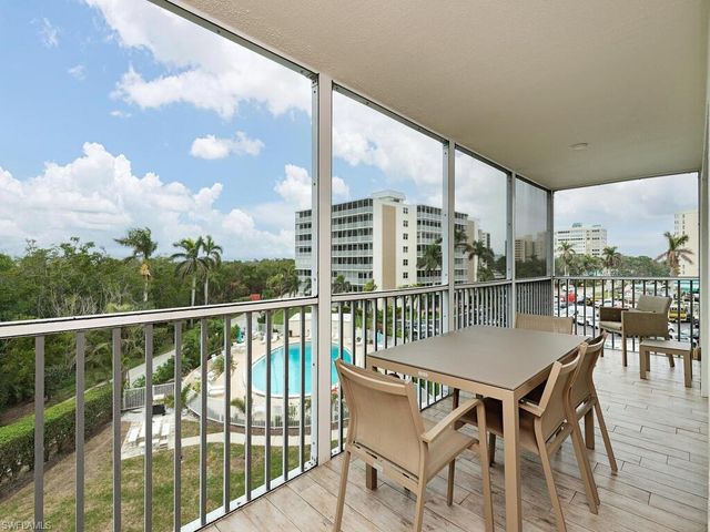 1 Bluebill AVE 412, Naples, FL 34108