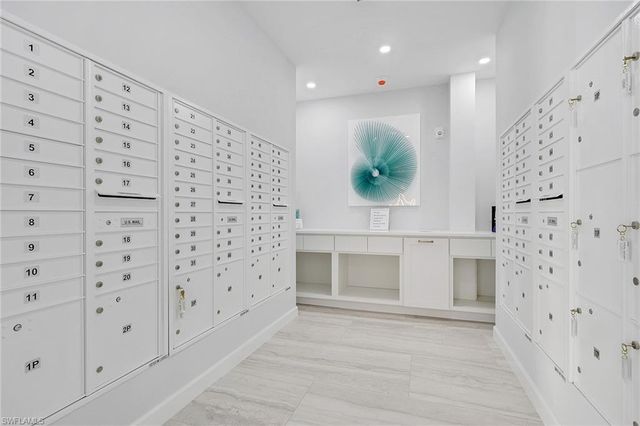 1 Bluebill AVE 412, Naples, FL 34108