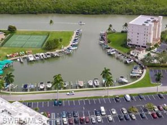 1 Bluebill AVE 412, Naples, FL 34108