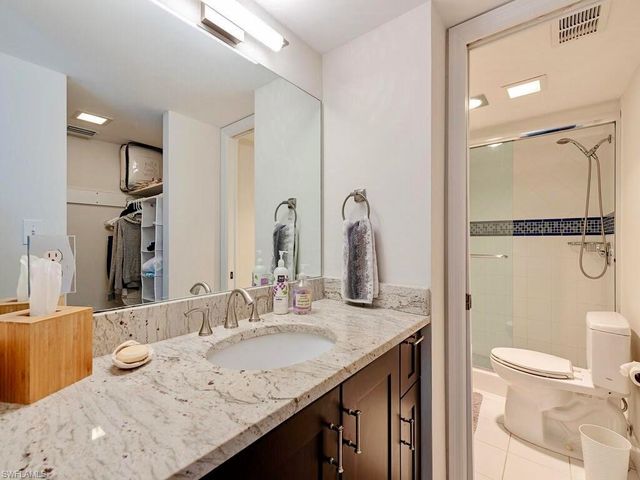 1 Bluebill AVE 412, Naples, FL 34108