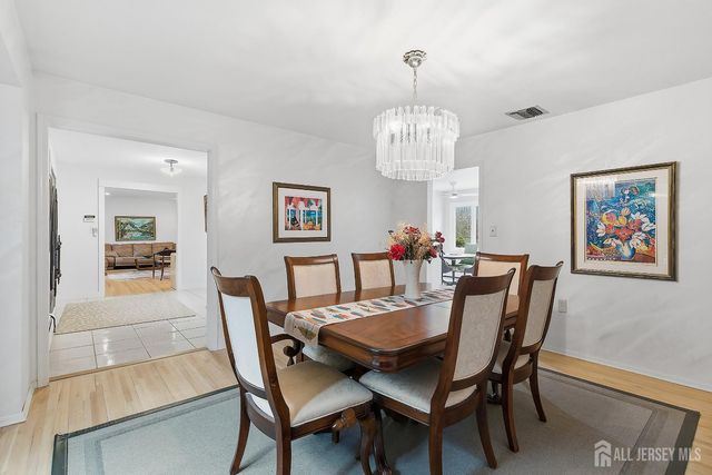 5 Washington Avenue, Morganville, NJ 07751