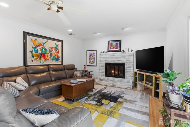 5 Washington Avenue, Morganville, NJ 07751