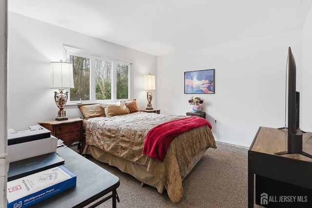 5 Washington Avenue, Morganville, NJ 07751