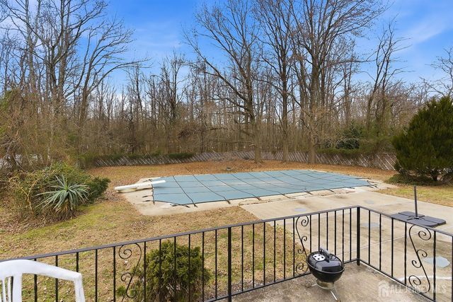 5 Washington Avenue, Morganville, NJ 07751