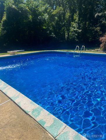 5 Washington Avenue, Morganville, NJ 07751