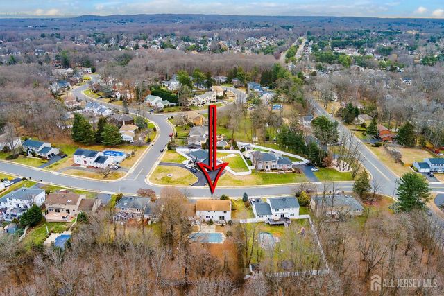 5 Washington Avenue, Morganville, NJ 07751