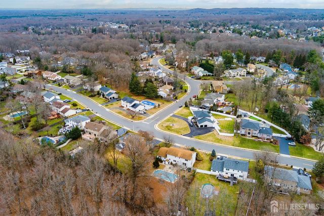 5 Washington Avenue, Morganville, NJ 07751