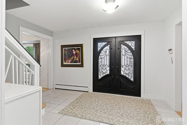 5 Washington Avenue, Morganville, NJ 07751