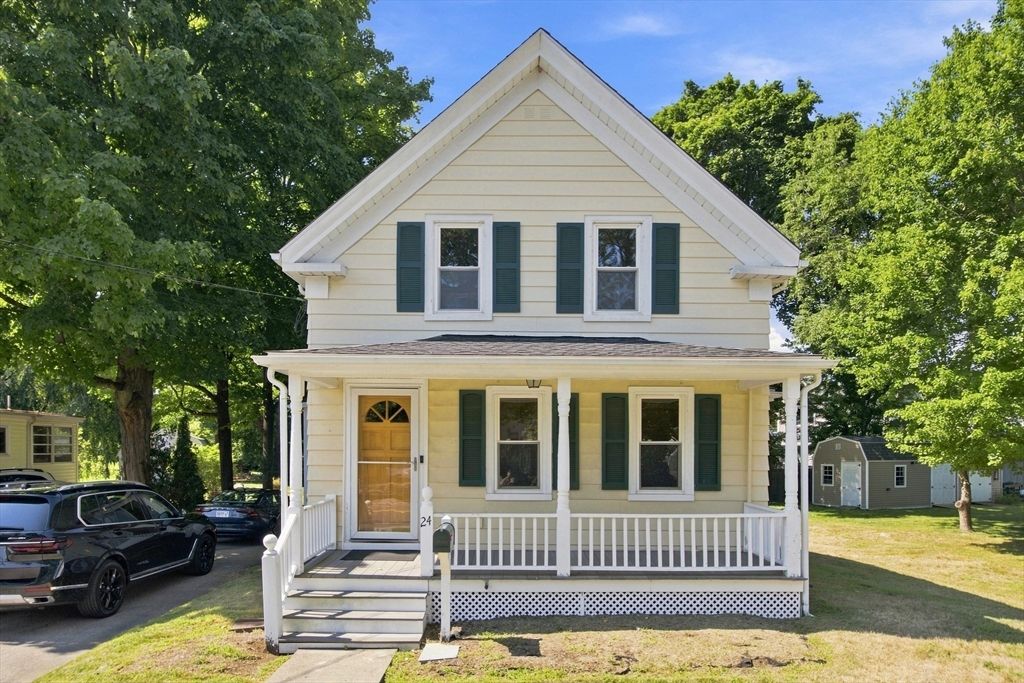 24 Railroad Ave, Norwood, MA 02062