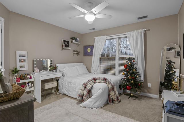 111 Bold Bidder Drive, Georgetown, KY 40324