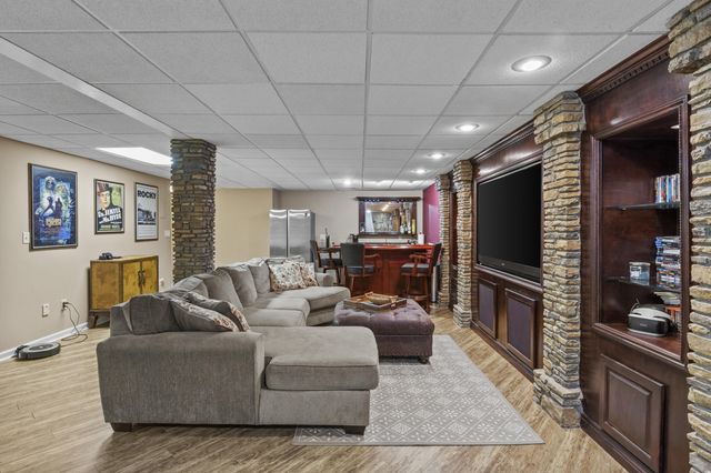 111 Bold Bidder Drive, Georgetown, KY 40324