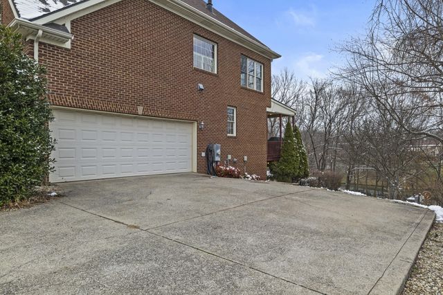 111 Bold Bidder Drive, Georgetown, KY 40324