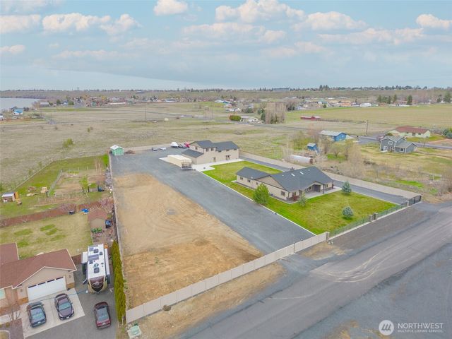 7342 Redmond Road NE, Moses Lake, WA 98837