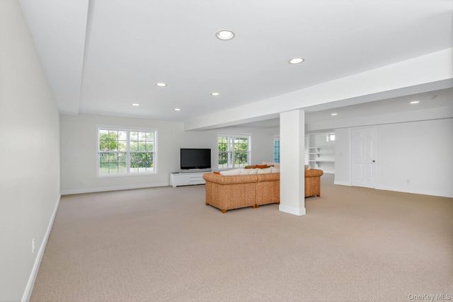 112 Ashley, Westhampton, NY 11977