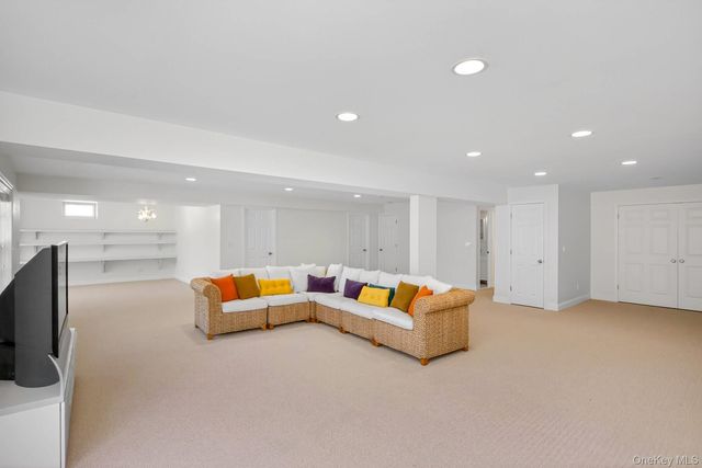 112 Ashley, Westhampton, NY 11977