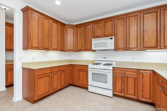 112 Ashley, Westhampton, NY 11977