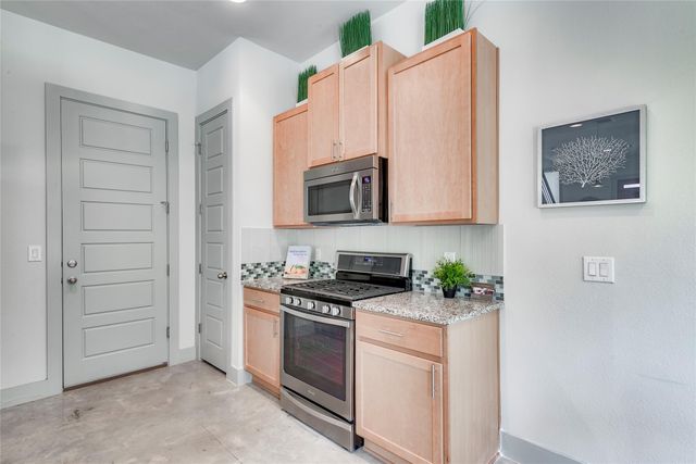 900 Banister LN H, Austin, TX 78704