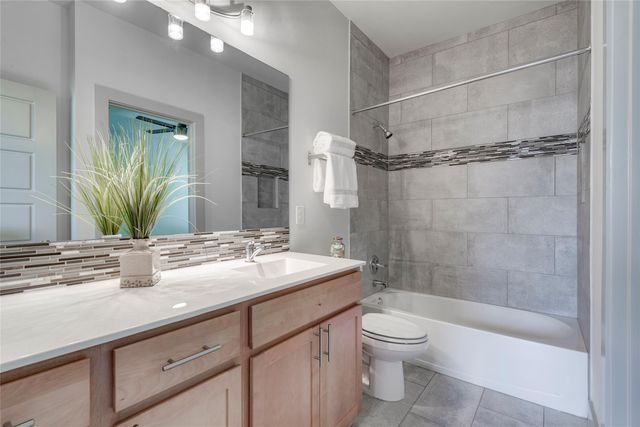 900 Banister LN H, Austin, TX 78704