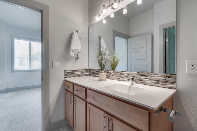 900 Banister LN H, Austin, TX 78704