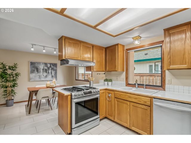 15646 Ne TILLAMOOK St, Portland, OR 97230
