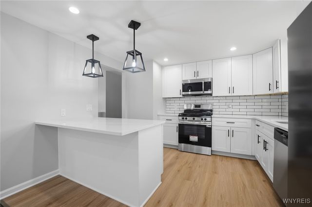 78 Rebecca Park, Buffalo, NY 14207