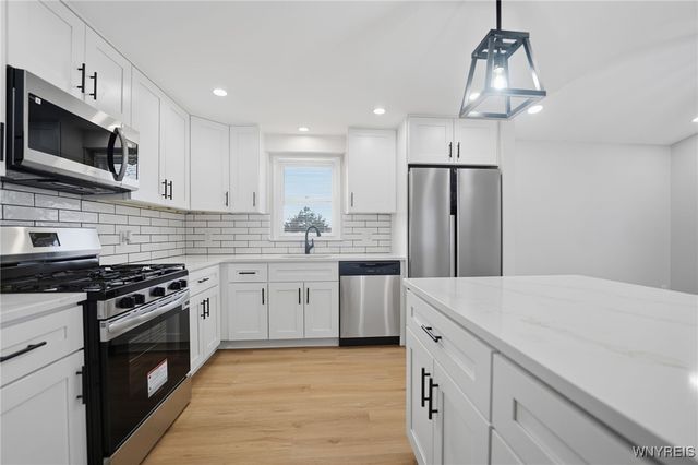 78 Rebecca Park, Buffalo, NY 14207