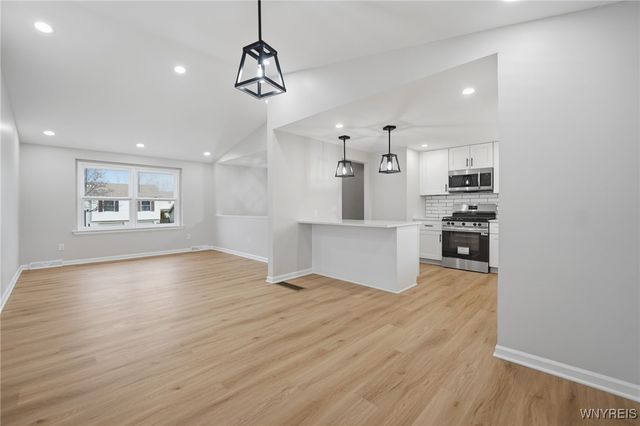 78 Rebecca Park, Buffalo, NY 14207