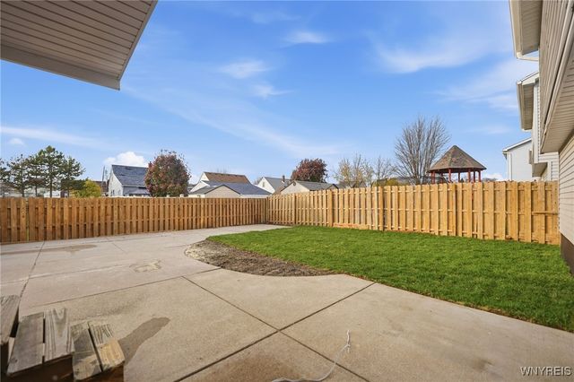 78 Rebecca Park, Buffalo, NY 14207