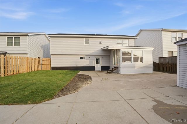 78 Rebecca Park, Buffalo, NY 14207