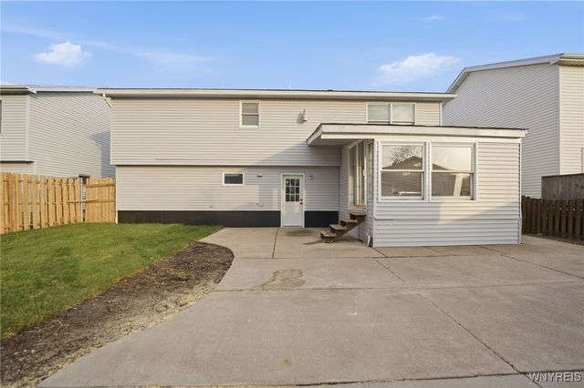 78 Rebecca Park, Buffalo, NY 14207