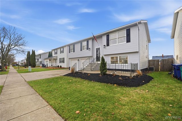 78 Rebecca Park, Buffalo, NY 14207