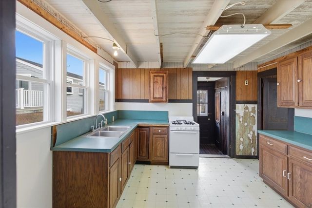 4-6 Columbus Ave, Yarmouth, MA 02673