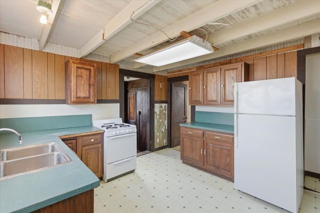 4-6 Columbus Ave, Yarmouth, MA 02673