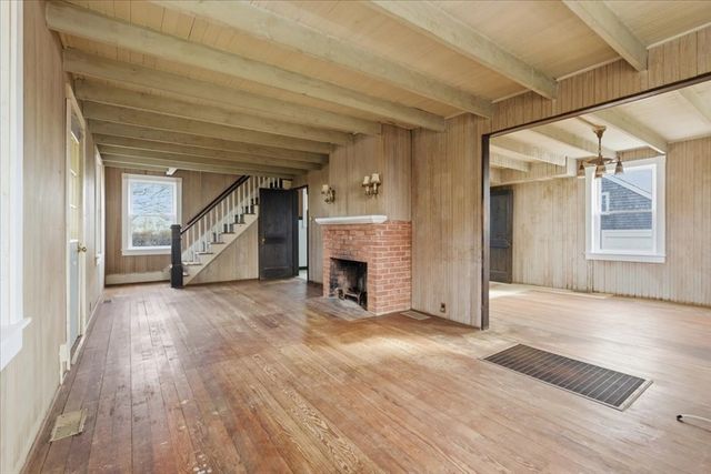 4-6 Columbus Ave, Yarmouth, MA 02673