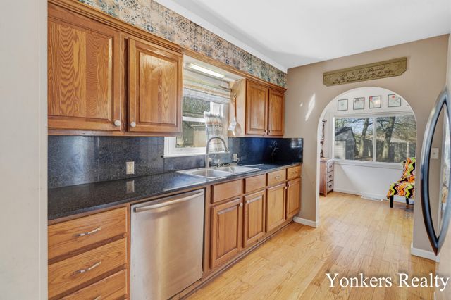1233 Diamond Avenue NE, Grand Rapids, MI 49505