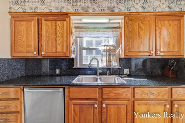 1233 Diamond Avenue NE, Grand Rapids, MI 49505